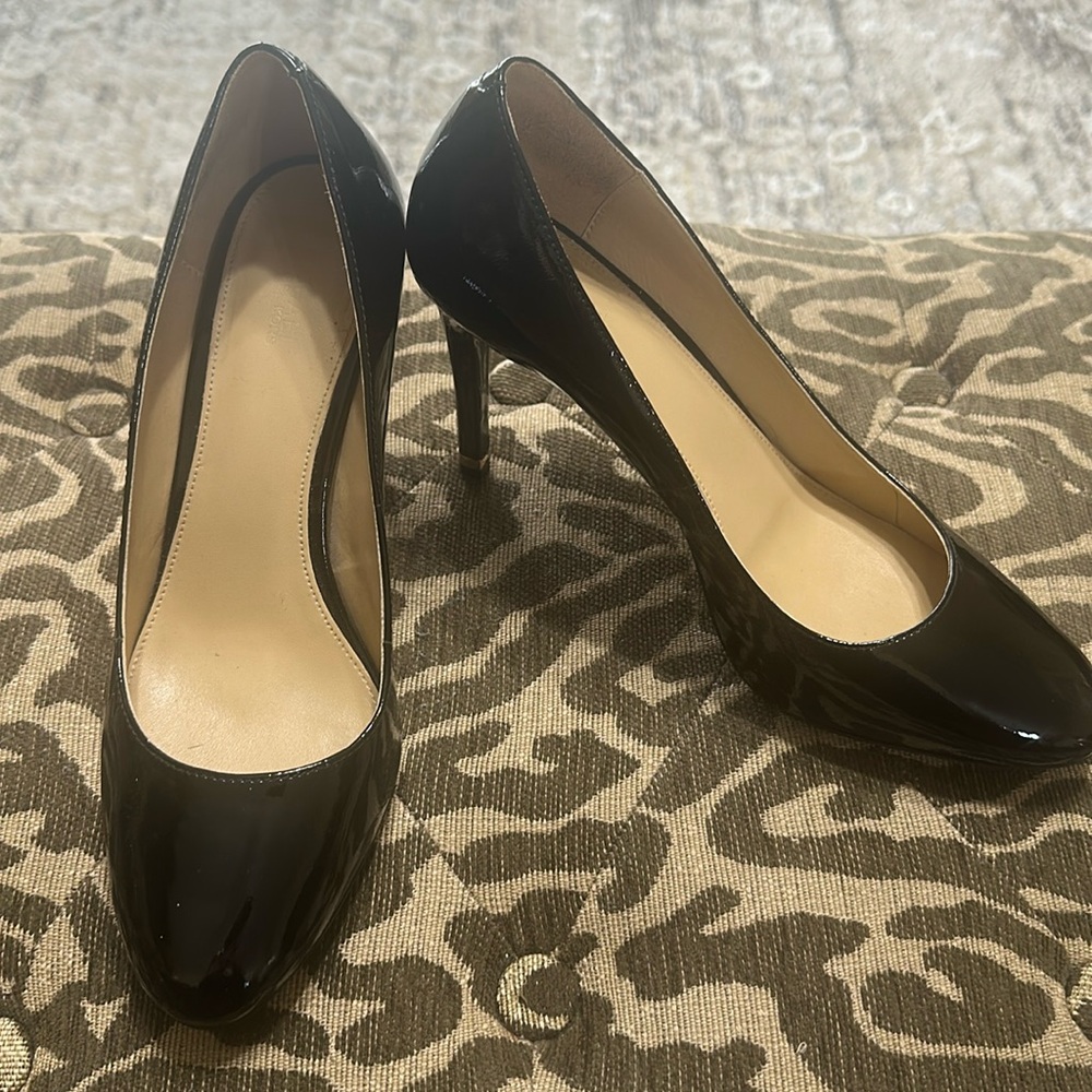Michael kors shiny black leather heels